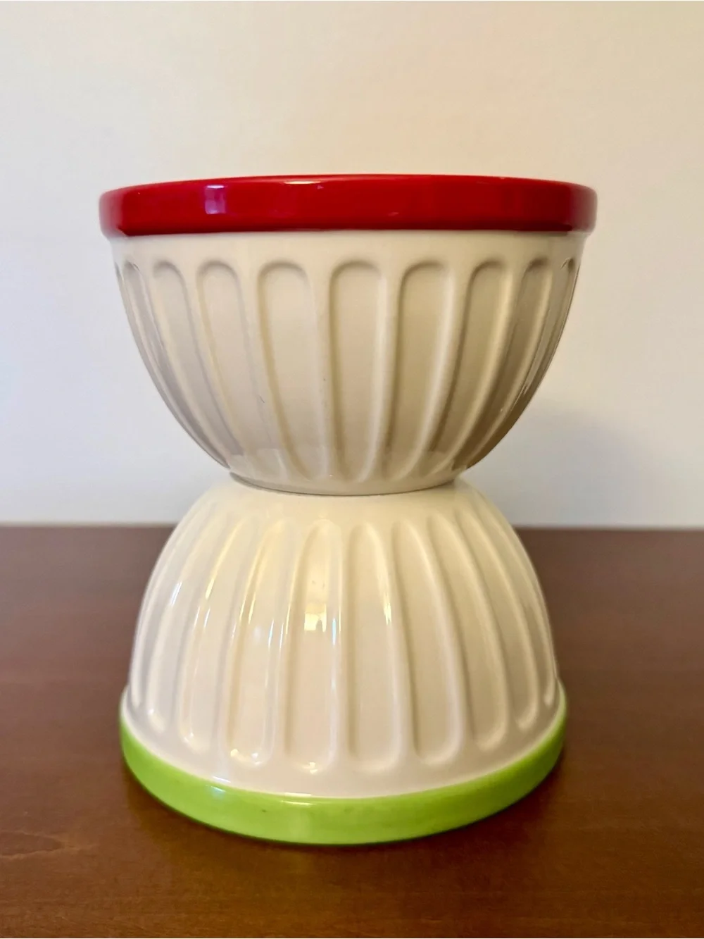 Starbucks 2007 Ice Cream Bowls 12 oz Ceramic Set of 2 - Red & Green